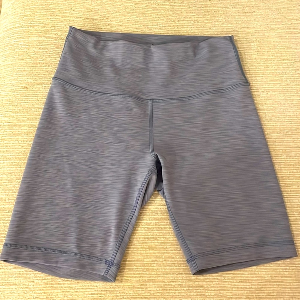Lululemon Wunder train shorts sz 8